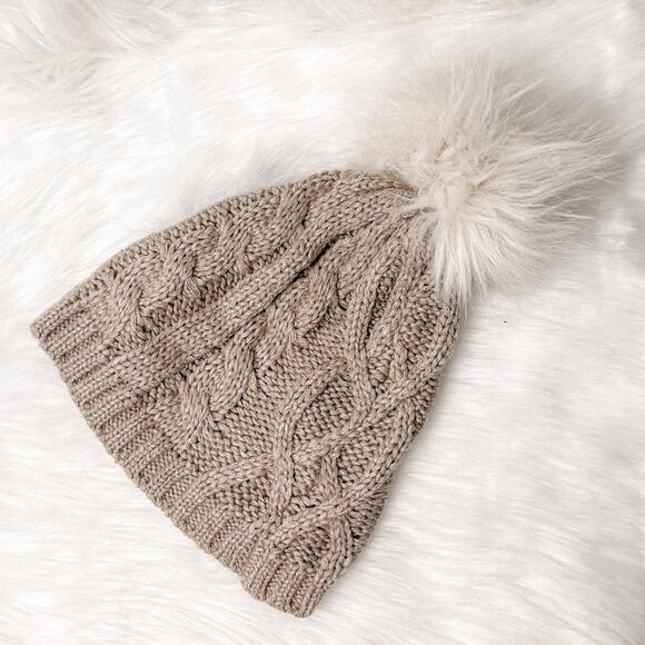 New York & Co New Pom Pom Cable Knit Soft Beanie Ski Winter Hat - Picture 1 of 4
